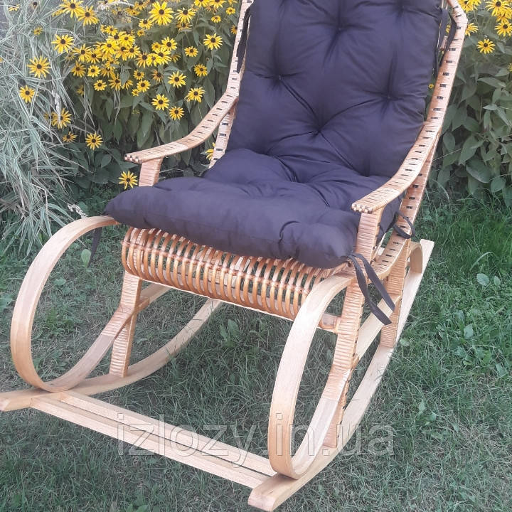 Плетеная кресло-качалка из лозы в наборе из мягкой подушкой масляного цвета - фото 8 - id-p1200596848