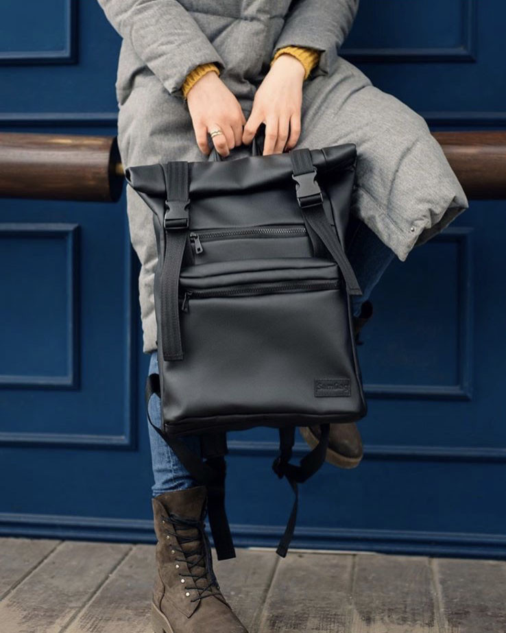 Модний жіночий рюкзак місткий роллтоп чорний міський, для поїздок, ноутбука, матова екошкіра