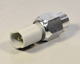 Датчик давления гидроусилителя руля на Renault Kangoo 97->08 1.2+1.2 16V+1.4 - Renault (Оригинал) — 497610324R