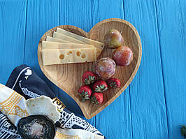 Дошка дерев'яна "Серце", тарілка для сервірування 24х25 см