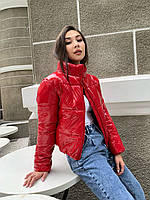 Модная красная короткая демисезонная куртка женская