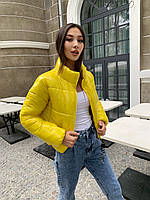 Короткая дутая модная желтая куртка женская