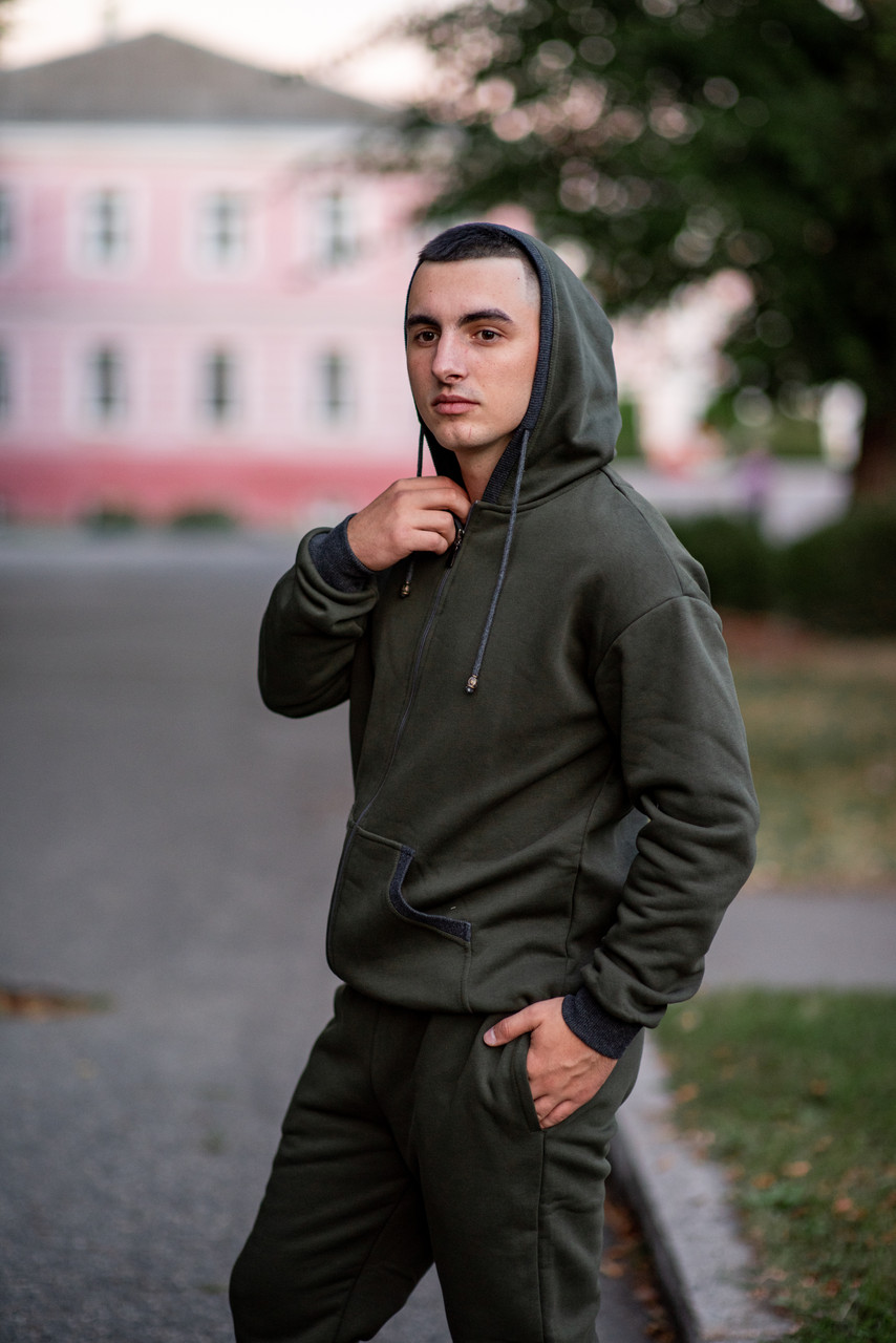 Стильна чоловіча толстовка в спортивному стилі кольору хакі з капюшоном