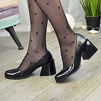 Туфли женские лаковые на устойчивом каблуке. Цвет черный