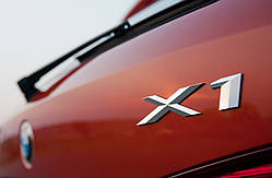 Емблема напис багажника BMW X1
