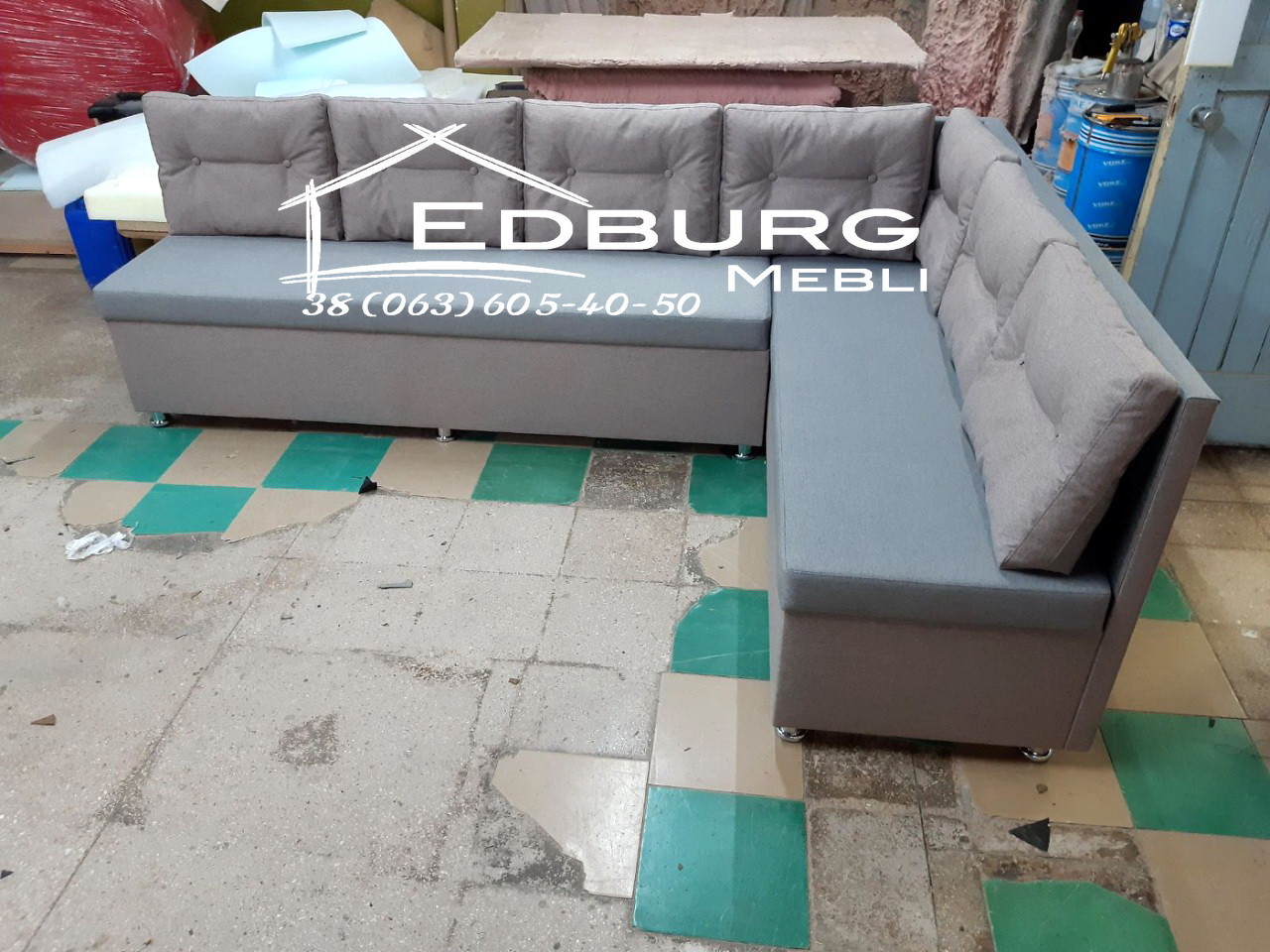 Кухонний куточок «Прометей» із вирізом під газову трубу