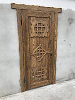 Двери межкомнатные под старину с деревянным орнаментом