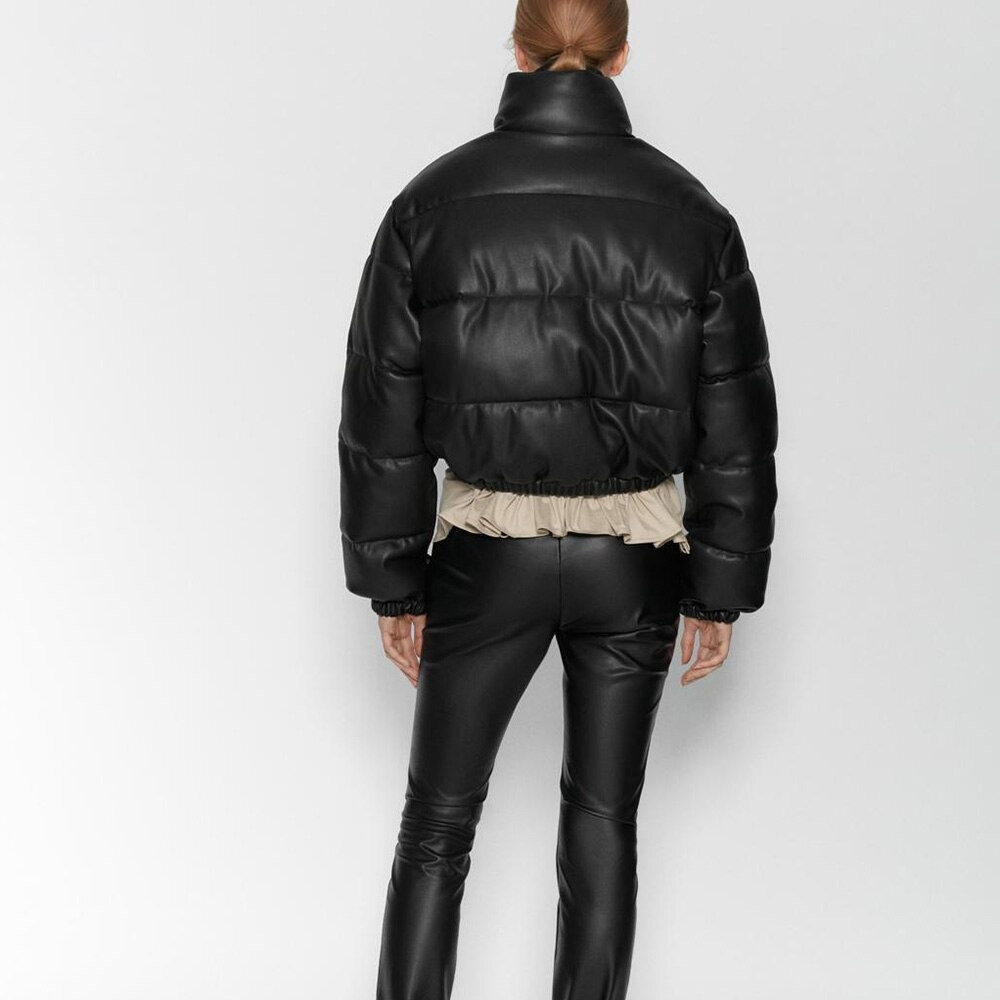 Женская демисезонная куртка короткая дутая из эко кожи. Пуховик осенний в стиле Zara (черный) - фото 7 - id-p1260765988