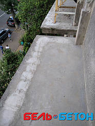 Еще одна балюстрада на балконе многоэтажного дома в Киеве на Пирогова | Серая балюстрада на Пирогова в Киеве 1