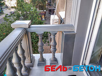 Еще одна балюстрада на балконе многоэтажного дома в Киеве на Пирогова | Серая балюстрада на Пирогова в Киеве 8