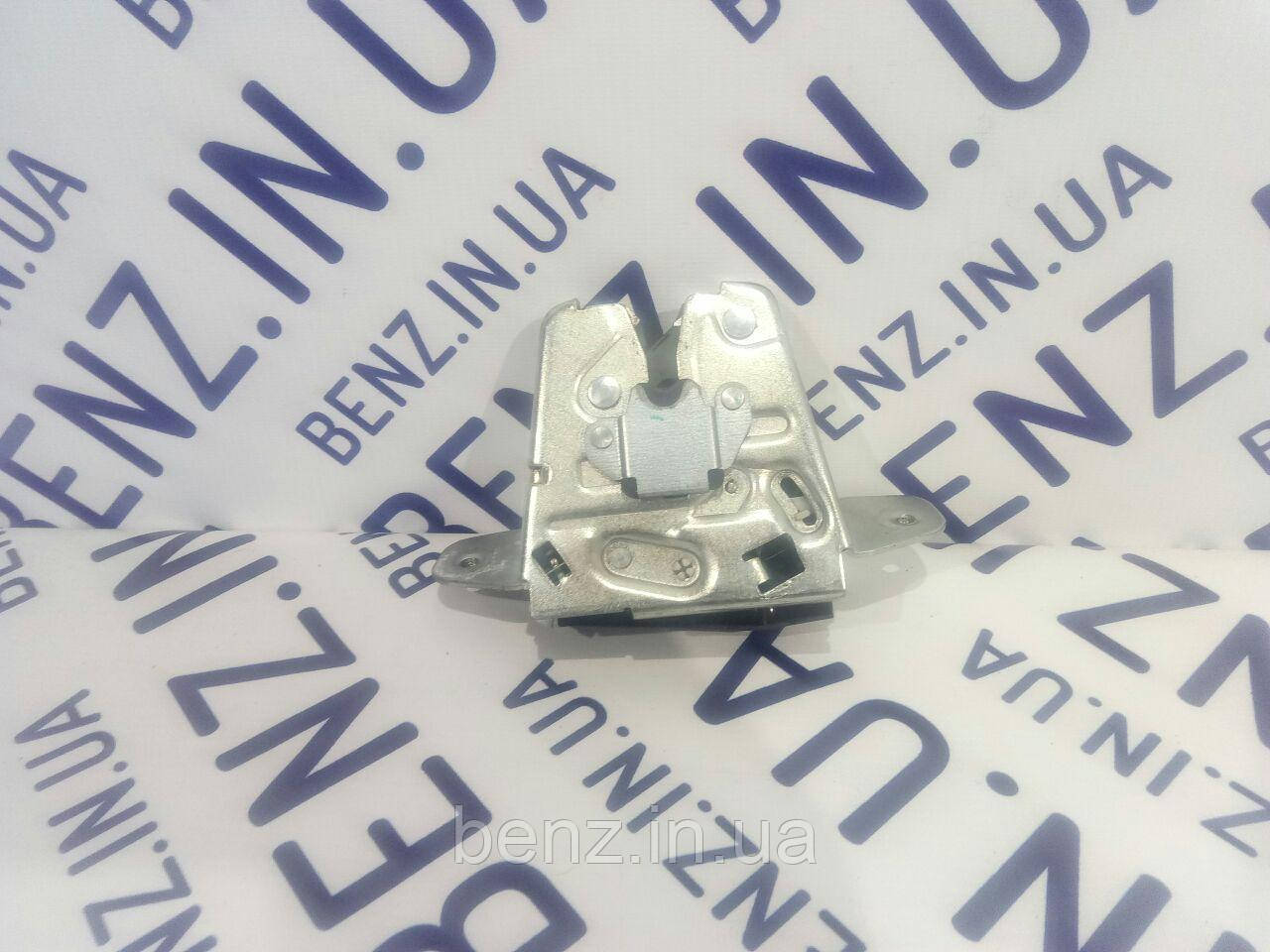 Замок кришки багажника Mercedes S212 A2047401300