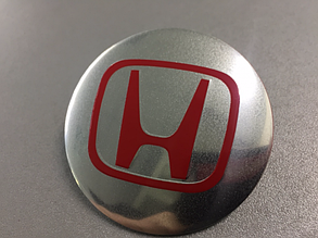 Наклейки Honda D56 мм алюміній (Червоний логотип на сріблястому тлі)