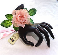 Цветочный браслет на руку ручной работы "Пудровая чайная роза"