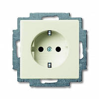 Розетка із заземленням і гвинтовими клемами білий ABB Busch Jaeger Basic55 (2300 EUC-92-507)