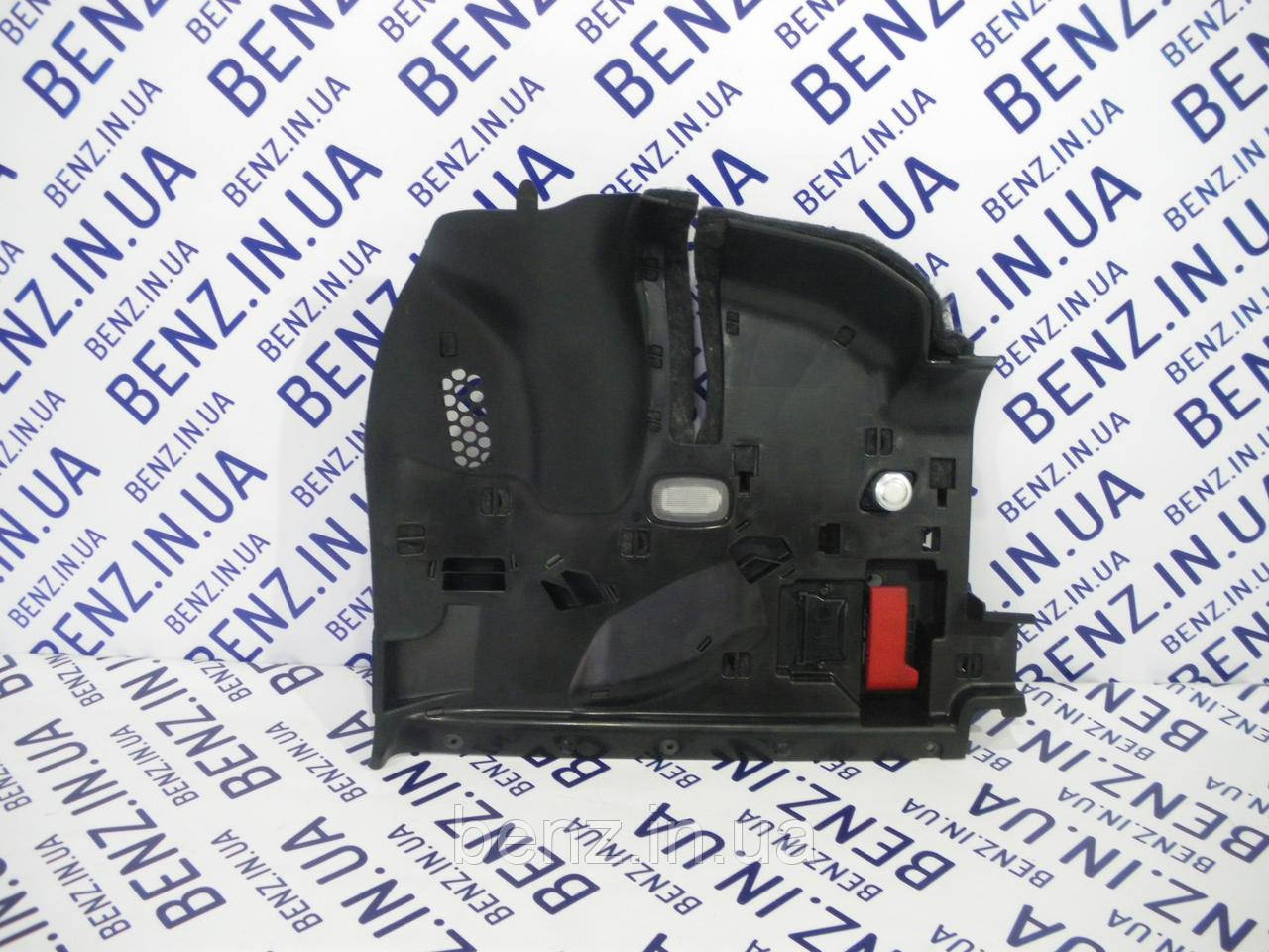 Накладка під торпеду зліва Mercedes W212, S212 A2126800889