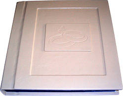 Весільні фотоальбоми класичні зі шкіри.