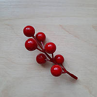 Гілка з червоними ягодами 1.4 см довжина 10 см