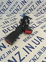 Замок ременя безпеки задній центральний Mercedes W212 A2128600469