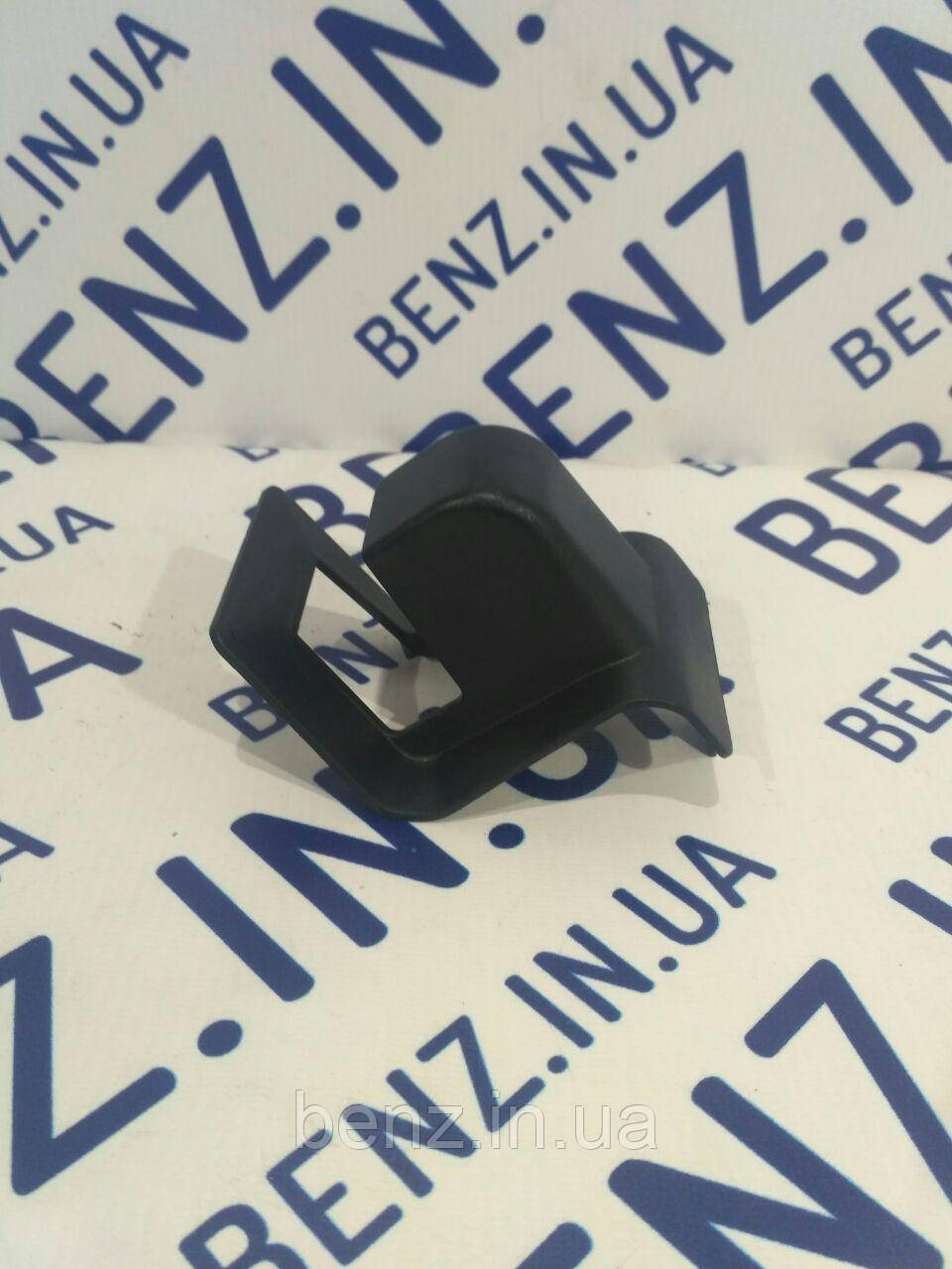Накладка замку дивана зліва Mercedes S212 A2129231122