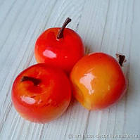 Яблука (червоно-жовті)-декор.