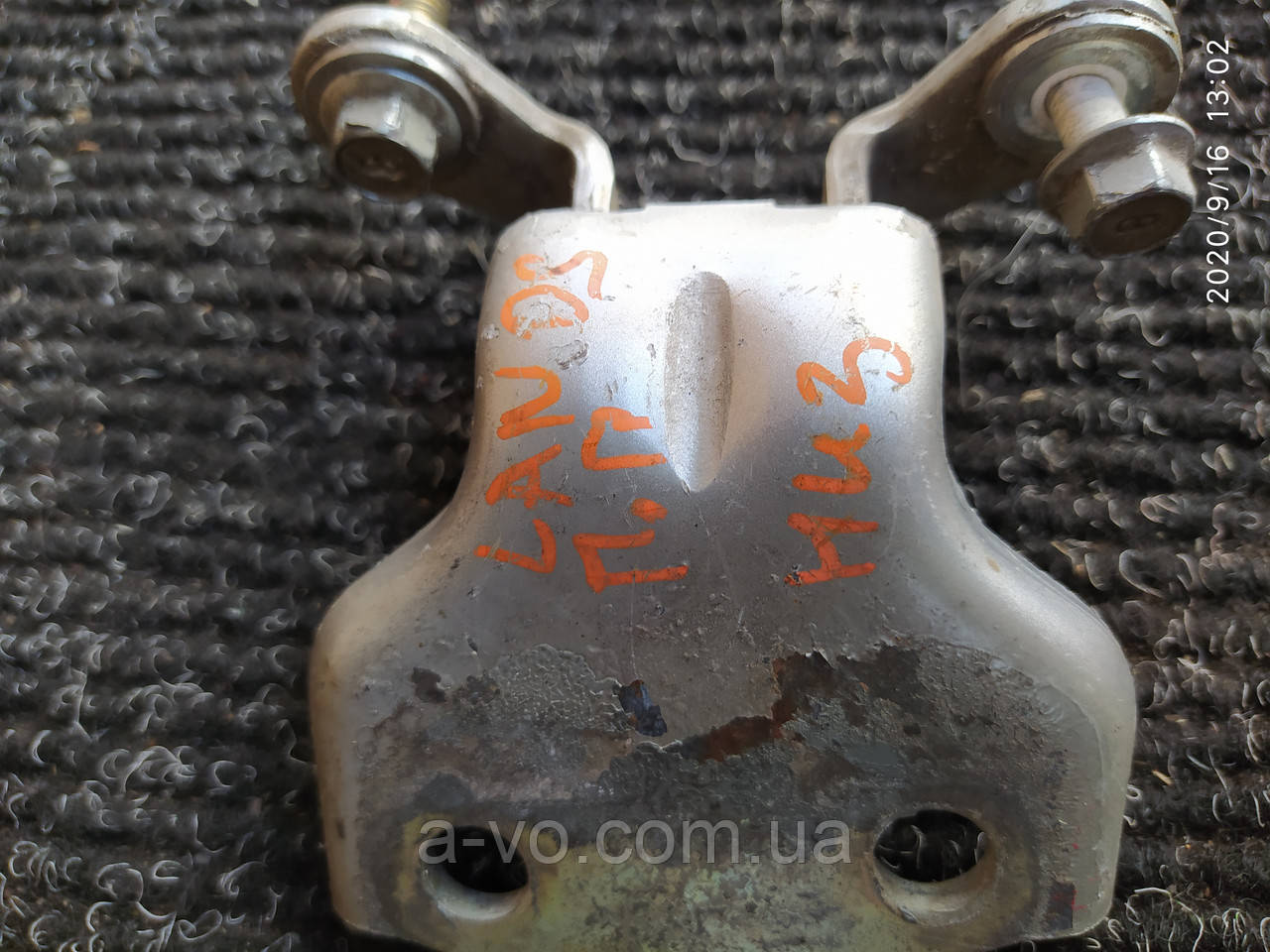 Петля передніх правих дверей нижня Daewoo Lanos 96224311, фото 1