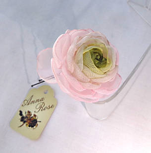 Шпильки для волосся з квітами ручної роботи з тканини "Ніжно-рожевий ранункулюс"