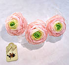 Шпильки для волосся з квітами ручної роботи з тканини "Пудровий ранункулюс", фото 3