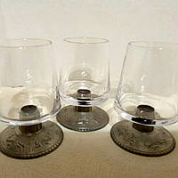 Кришталеві бокали на олов'яній ніжці