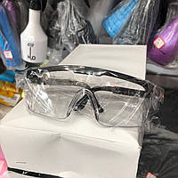 Окуляри для майстра салону краси