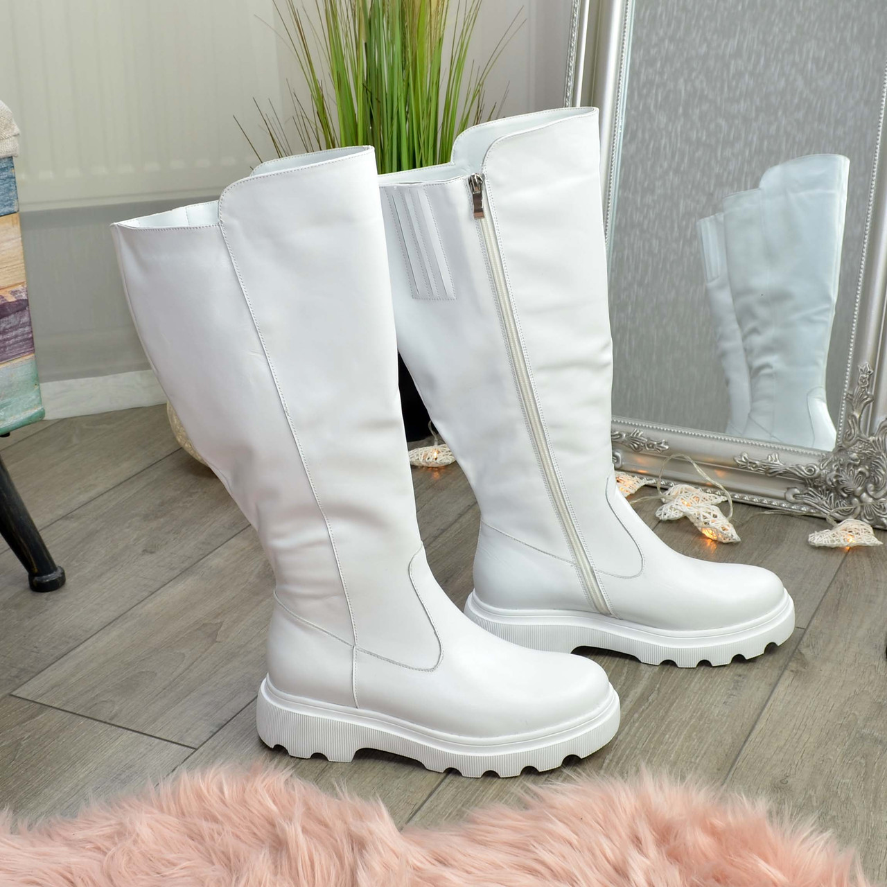 Чоботи жіночі шкіряні на товстій тракторній підошві, колір білий, фото 1
