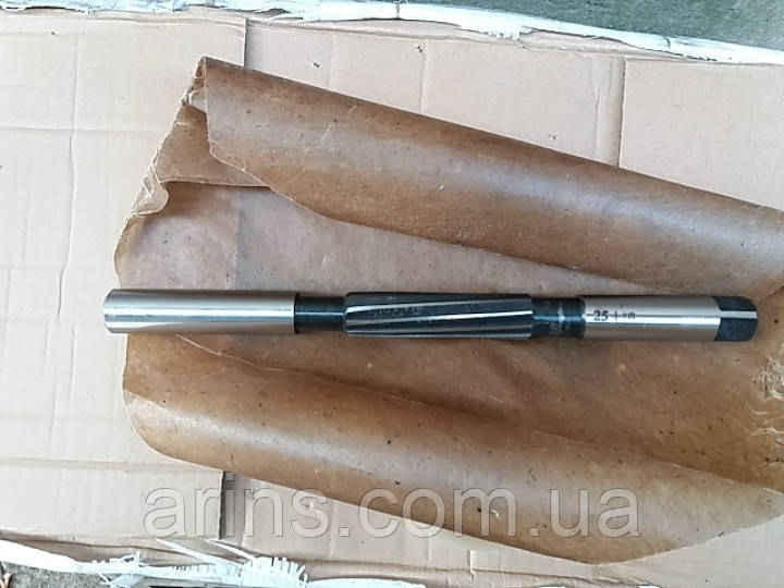 Розвертка шкворнева 25 мм цілісна (Газель)