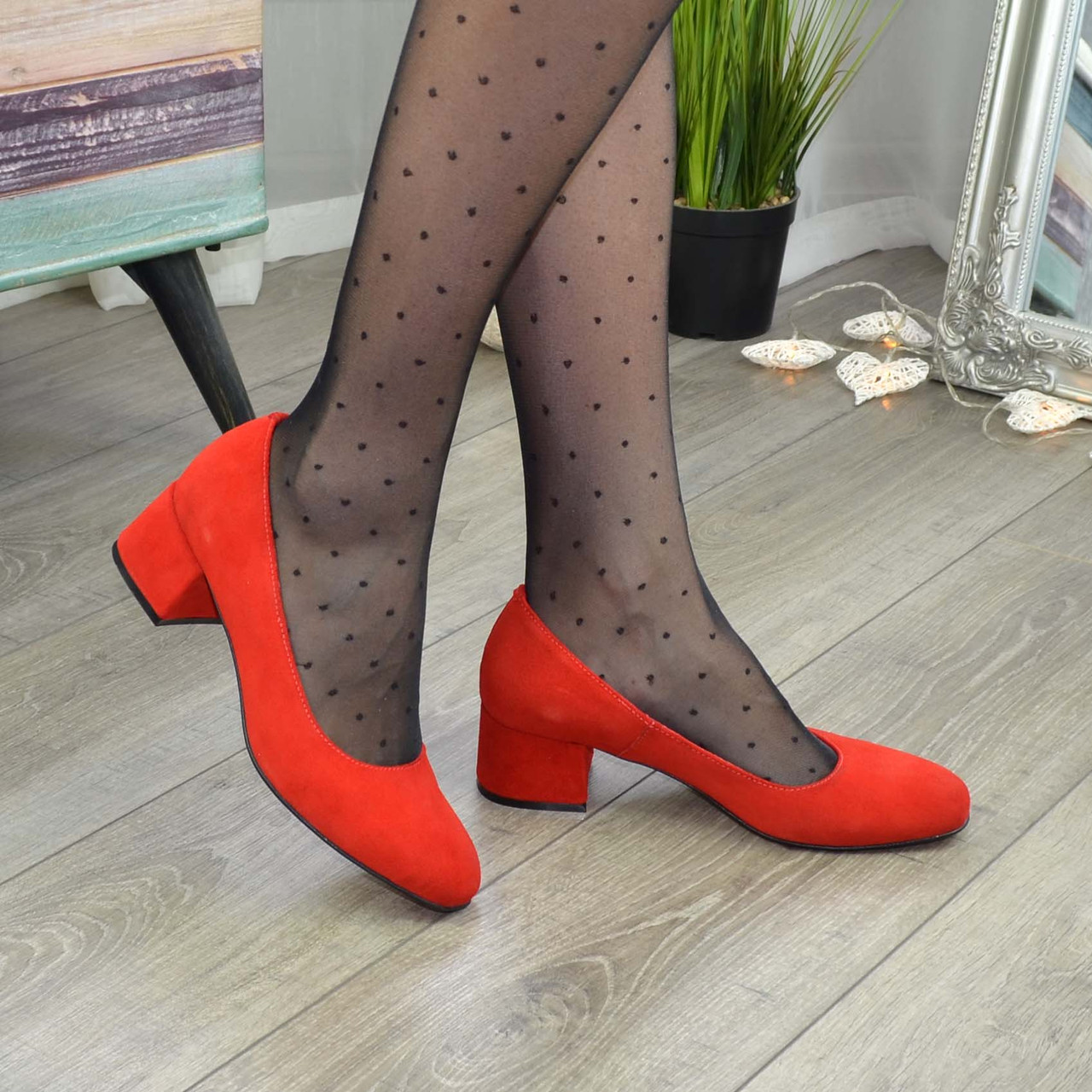 Туфлі жіночі замшеві червоні на невисокому каблуці, фото 1