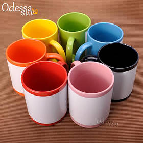 Чашка повністю кольорова з білої площею для друку