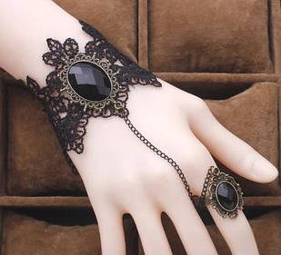 Браслет мереживний із кільцем і чорним кристалом