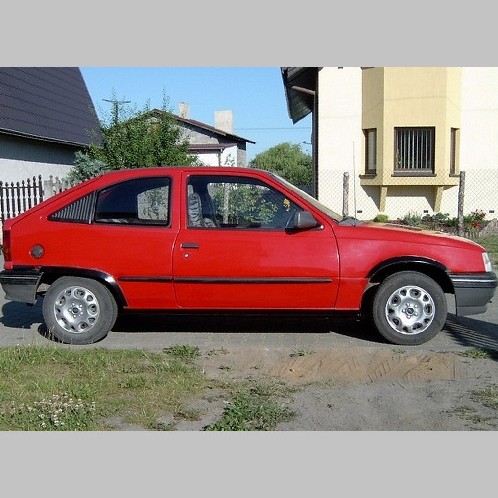 Молдинги на двері для Opel Kadett E 3 Door 1984-1991