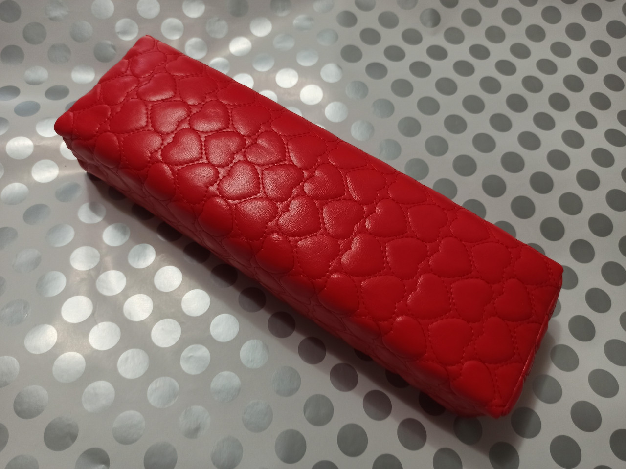 Підлокітник для манікюру подушка зі шкірозамінника серце червоне