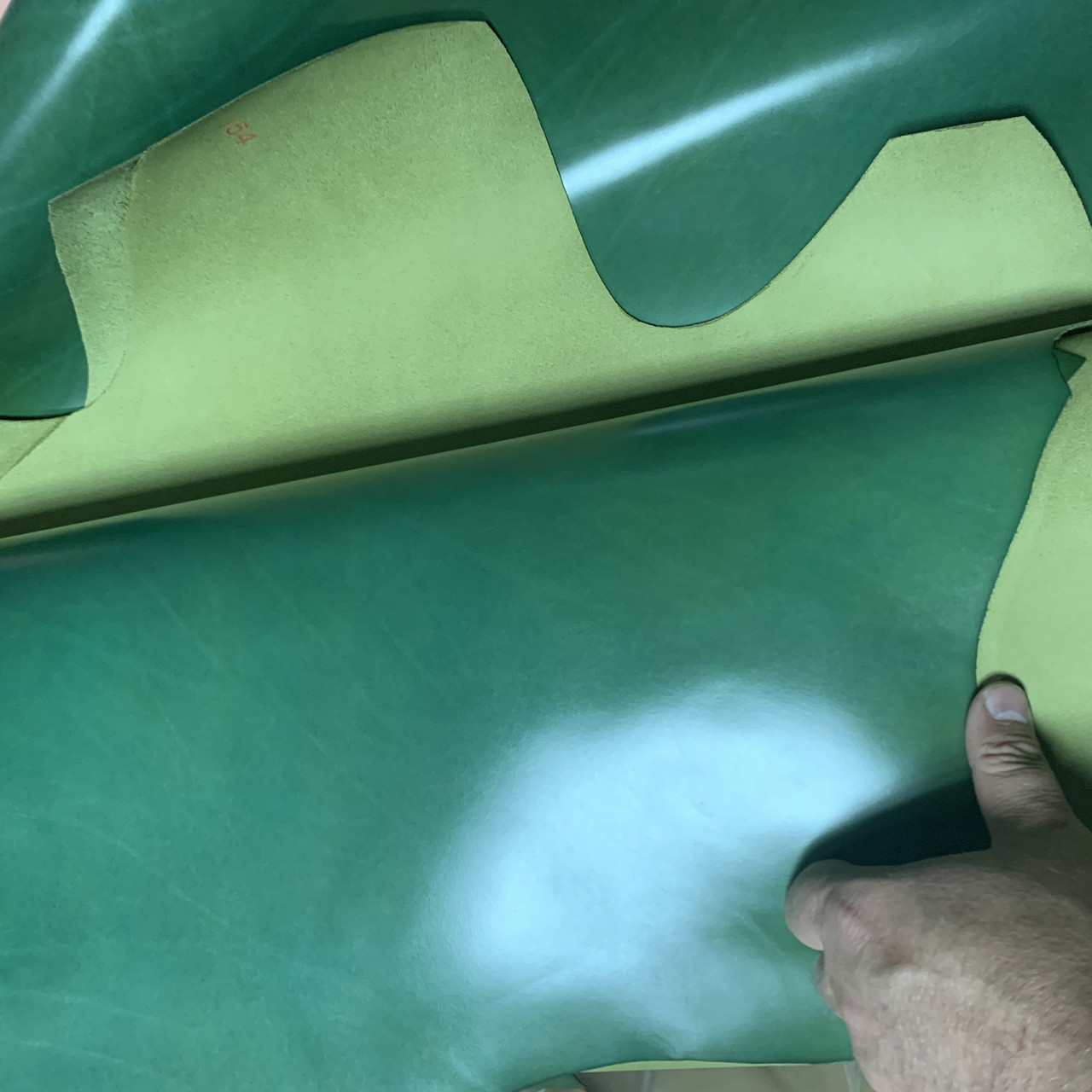 Шкіра рослинного дублення 1.4 mm vegetal green italy TM