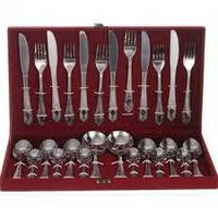 Набір столових предметів у валізі 26 предметів