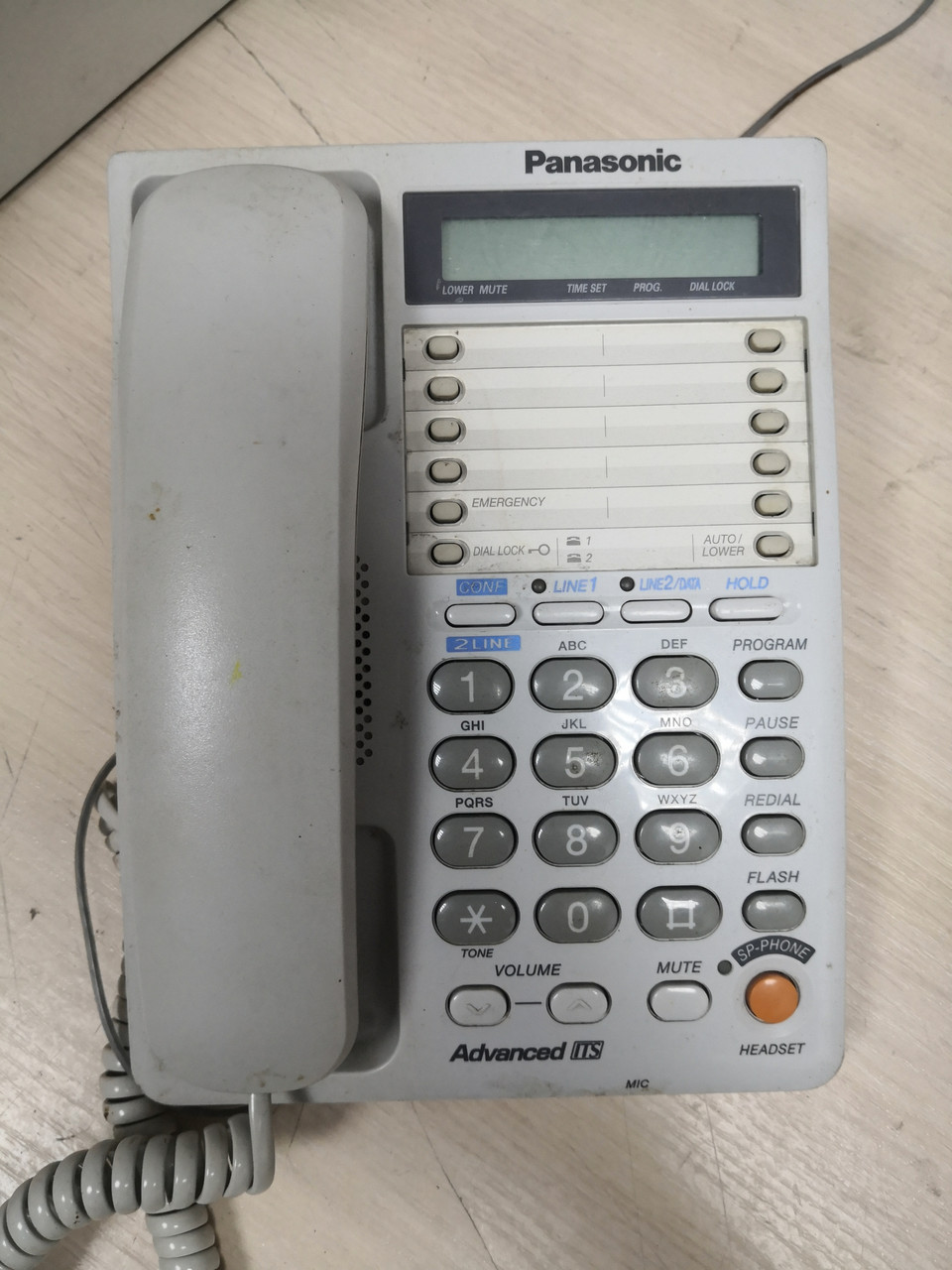Дволінійний телефон Panasonic KX-TS2368 бу