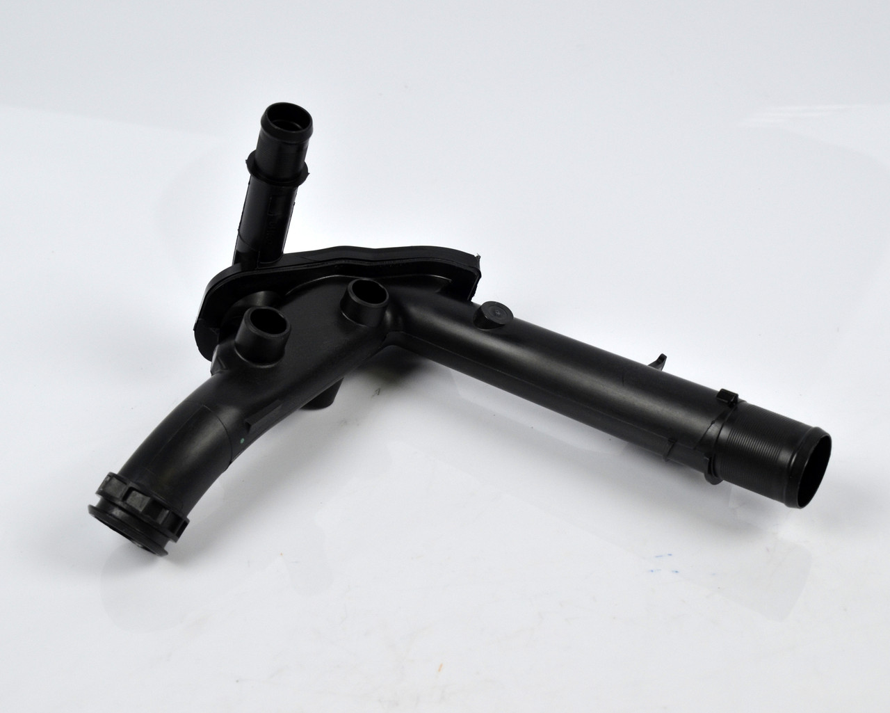 Патрубок системи охолодження Renault Logan 1.5 dci (210473766R) Renault OEM