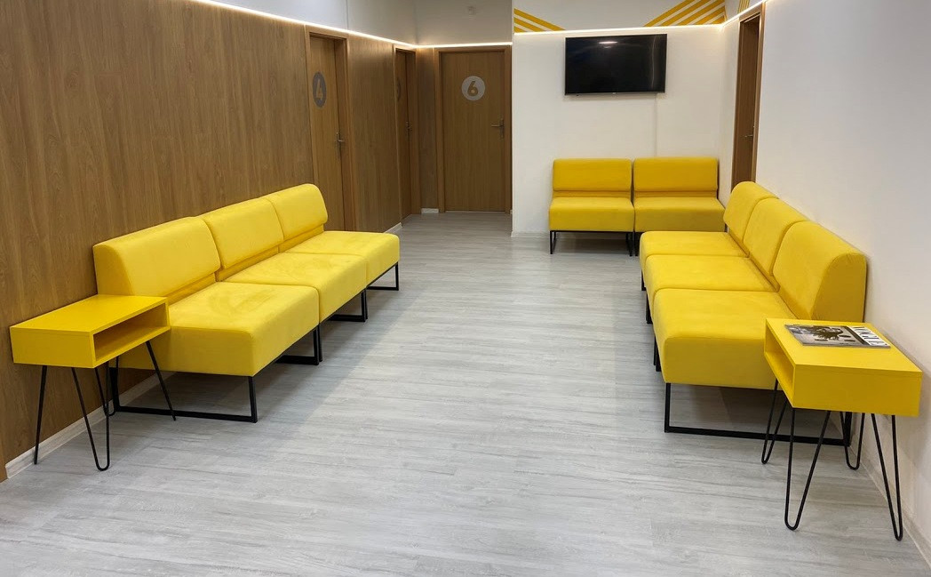 Диван офісний Лаунж каркас метал, тканина Trinity 18 (Richman ТМ)