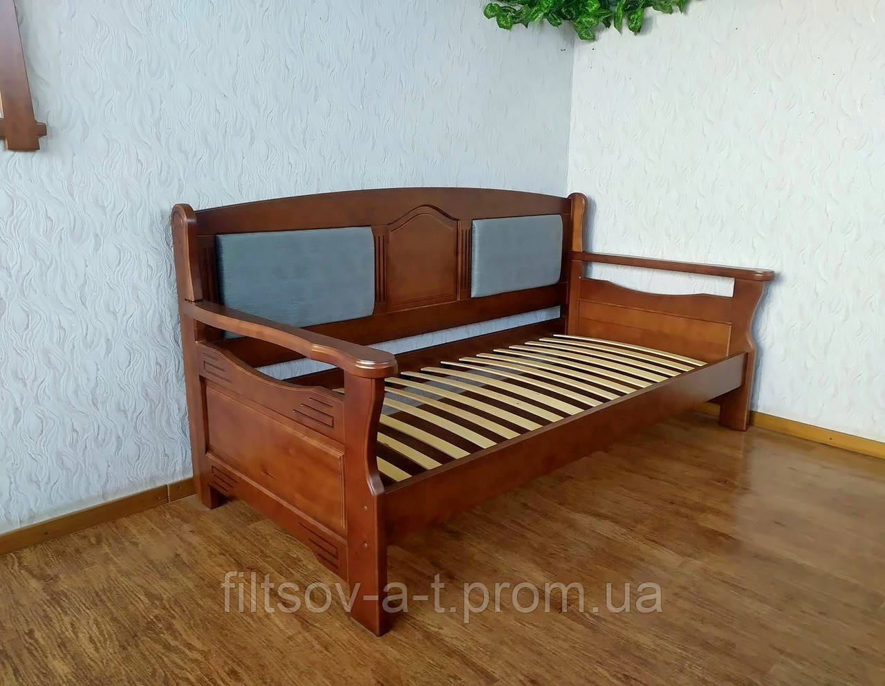 Диван ліжко з м'якою спинкою з масиву дерева "Орфей Преміум - 2"