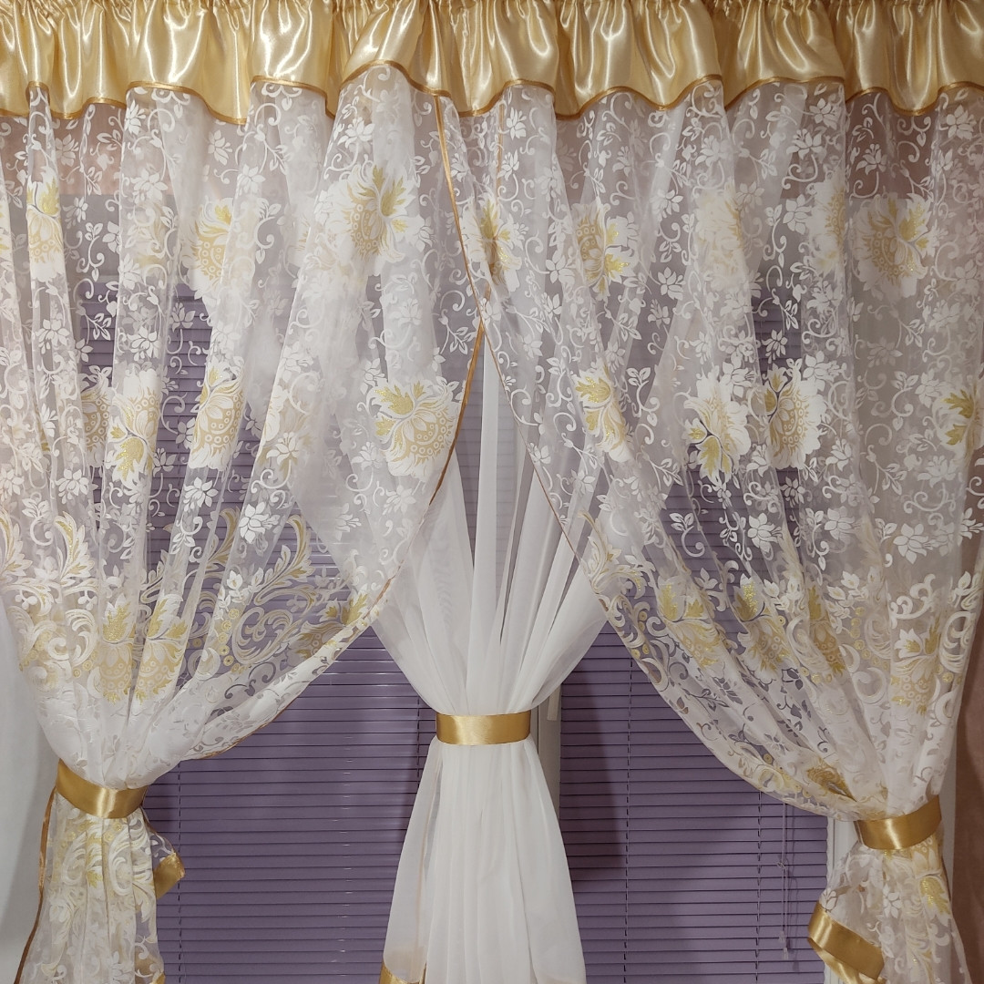 Готова кухонна фіранка "Золотої квітка"