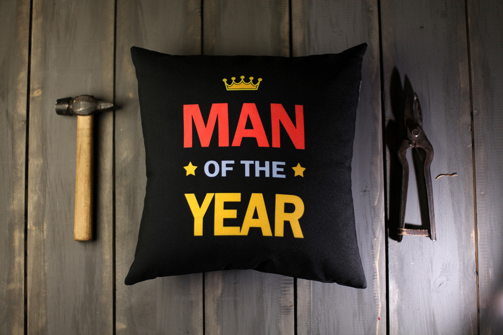 Подушка габардинова з принтом Man of the year 50x50 (5P_MAN008)