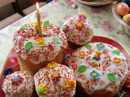 Великодня продукція - паперові форми, цукати, пудра