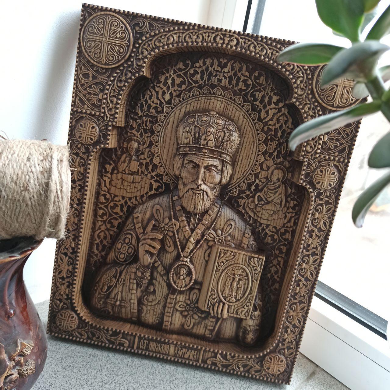 Ікона, різьблена з дерева. "Микола Чудотворець 2" 210х168