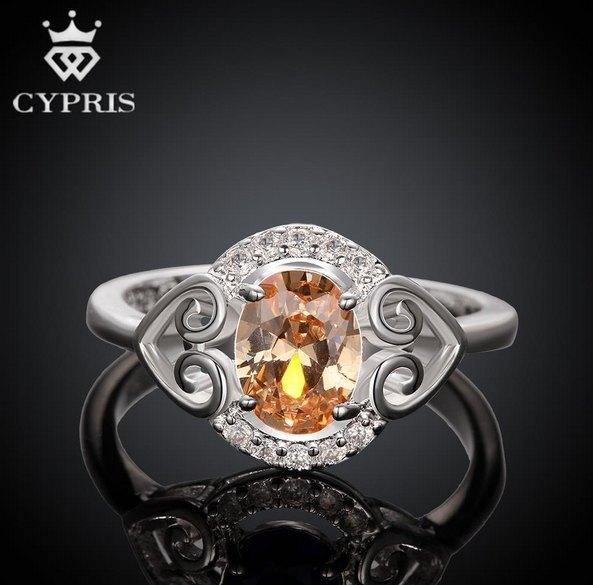 Посеребрённое потрясающе кольцо с цитрином фианитами Бьянка