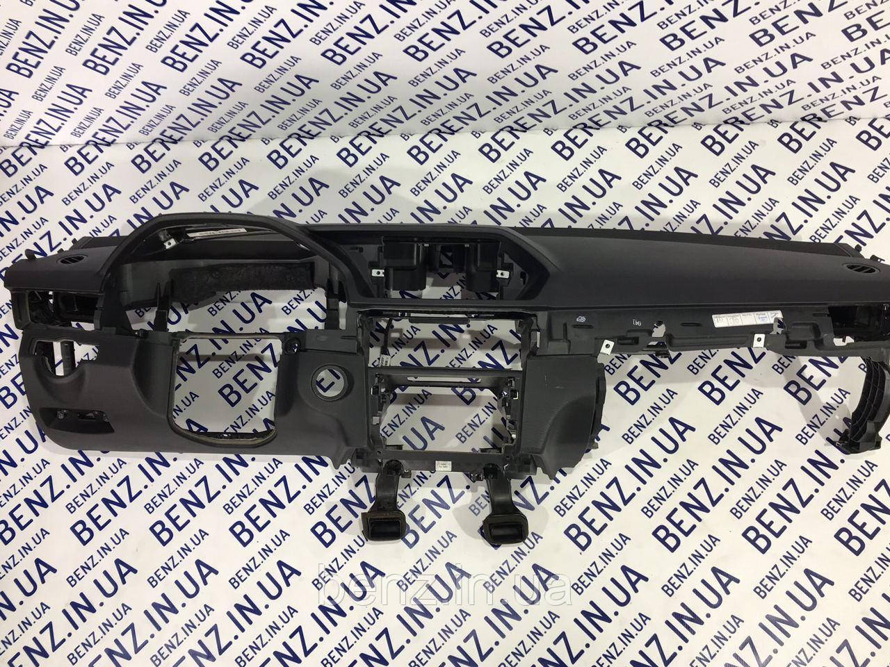 Передня панель / торпедо Mercedes W212, S212 рестайл A2126804687