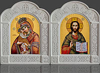 Пропонуємо ікони Пара Почаєвська в різьбленому кіоті з ясена 22х28см
