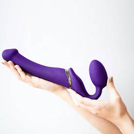 Безремневой страпон з вібрацією Strap-On-Me Vibrating Violet M діаметр 3,3 см, пульт ДУ, регульований 777Shop.com.ua